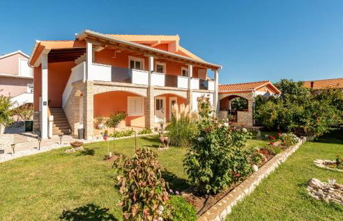 One-Bedroom Apartment In Podgradina - Photo 1