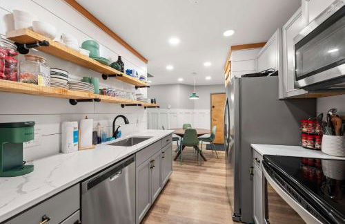 Renovated Ski In Out Condo King Bed Patio Grill - Foto 7