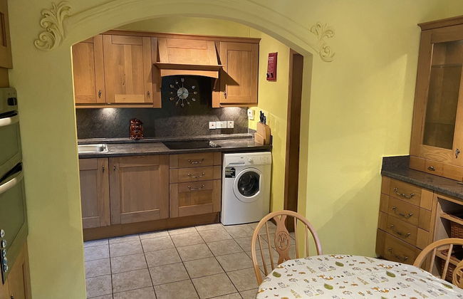 Country Cottage Sleeps 6 w/ Hot Tub & Dog-friendly - Foto 15