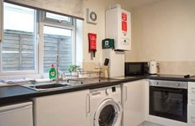 Host Stay Clacton Coastal Hideaway - Foto 6