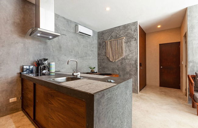 Magical Ph In Town Wprivate Rooftop Glass Tub - Photo 30