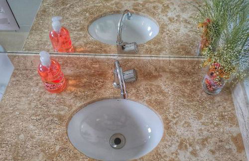 FRODO-APTO 2 dorm, wifi, ar cond suite, vaga garagem - Foto 24