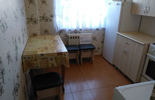 Apartment on Krymskaya 36 Green Area 9 - Photo 4