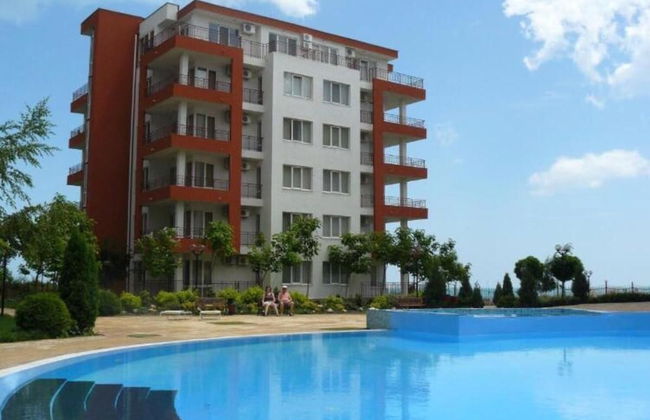 Seaside Studio Apartment in Ravda - Photo 10