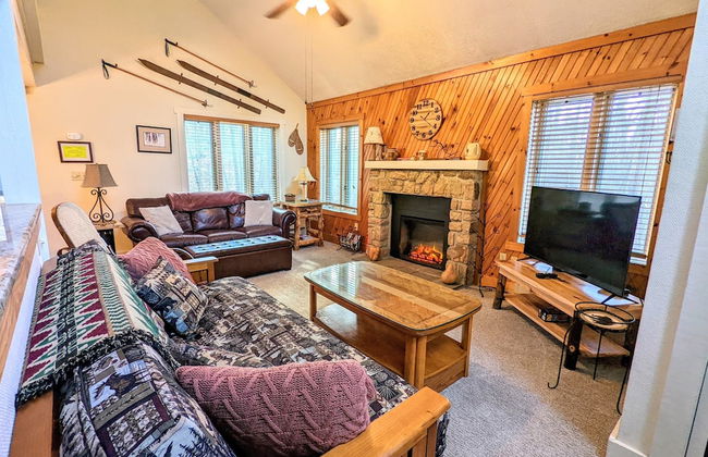 Alpine Allure by Avantstay Indoor Hot Tub, Game Loft, Enclosed Deck - Foto 11