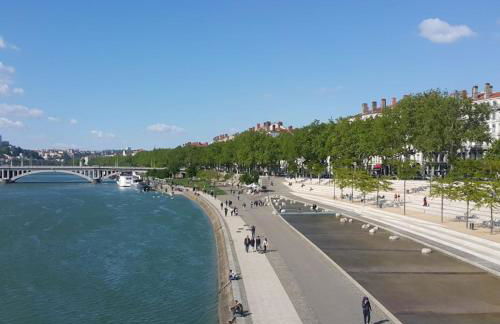 Art de Recevoir - Charmant cocon au cœur de Lyon avec vue sur Fourvière - Foto 8
