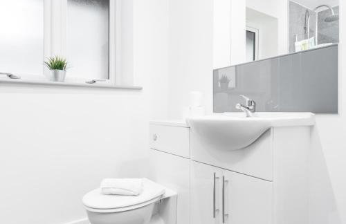 Modern Two Bed Apartment - Netflix - Balcony - Parking - 5MC - Foto 11