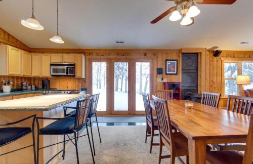 Minocqua Lakefront Cabin with Deck - Foto 12