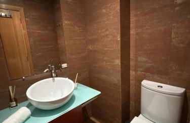 Lux Apt in Priv Condo with Pool, near Beach, Parking & Easy Access to Lisbon - Foto 6