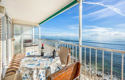 Stunning Apartment In El Campello - Photo 13