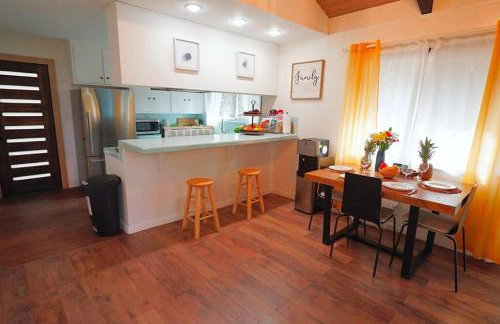 Beautiful Renovated Cozy Forest Home with Hot Tub in Crestline - Foto 15