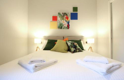 Parrots & Palms - Photo 14