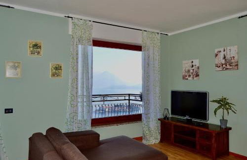 Il lago e la collina - Foto 4