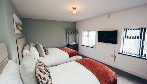 BIG discounts this week only Free Parking WiFi - Foto 4