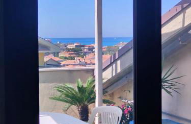 Ampio attico vista mare tra comfort e tranquillità - Foto 33