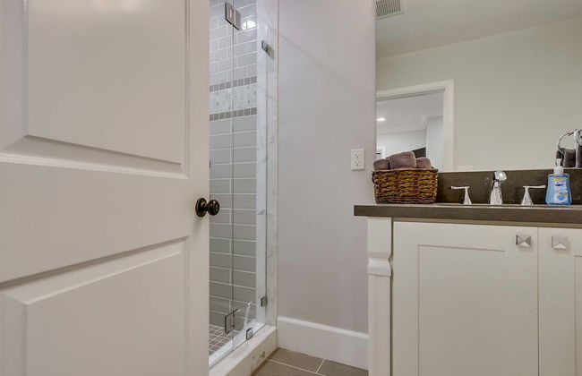 5 Bedroom plus loft room, 3 Bath home - Photo 19