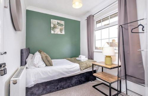 Stylish & Convenient 3 Bedroom House - Perfect for Contractors and Leisure Guests - Sleeps up to 5 - Foto 18