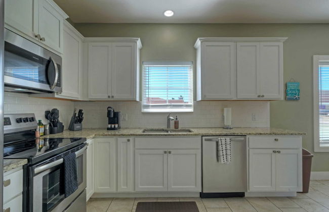 Ridley Retreat Community Pool, Mins to the Beach Corpus Christi + Port A - Foto 14