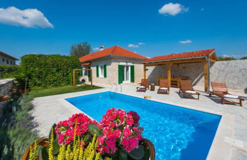 Holiday home Ana with pool national park krka - Foto 1