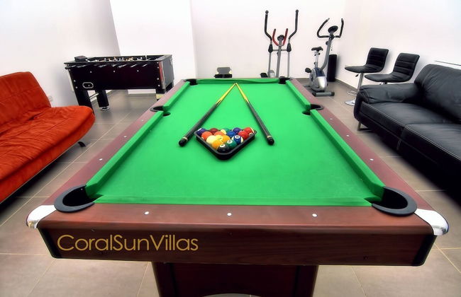 Blue - Beach Front Spectacular Villa Sleeps 10 - Foto 47