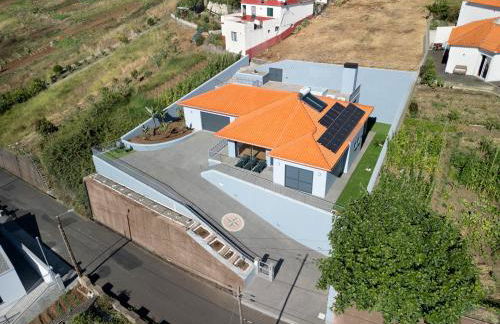 Calheta Paradise Holiday Home - Free Parking & Views - Photo 26