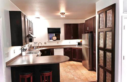 Newly Remodeled spacious units, minutes from mountains, inlet, downtown and airport - Photo 11