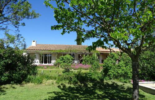 Studio idépendant au rez de chaussée d'une longère , terrasse , jardin - Photo 1
