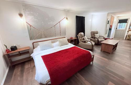 Charming Romantic Lakefront Cottage or Guest Room Depending on Availability Near Golf - Foto 24