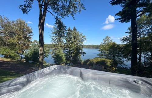 Lakefront Cabin with Hot Tub, Views & Fireplace - Foto 36