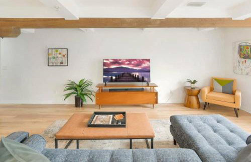 Park It At the Butterfield Garage, Historic Pre-Prohibition Style Apt in the Heart of Downtown - Foto 4