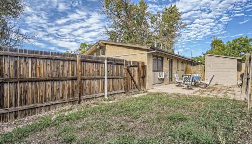Vaulted Ceilings, Natural Light Apt near Olde Town - Photo 2