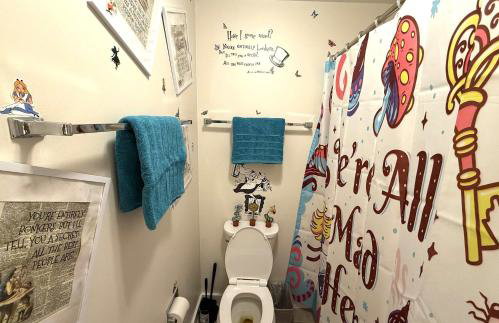 Disney Wonderland Suite at Jiminy-Ski On Off Mtn - Must See Stitch and Mickey Magic - Foto 9