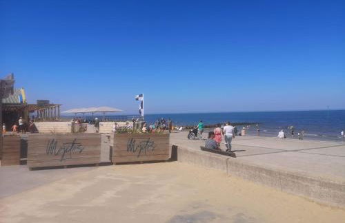 Vale View Apartment, Prestatyn, North Wales - a stylish, dog-friendly holiday let just a 5 min walk to beach & town! - Foto 27