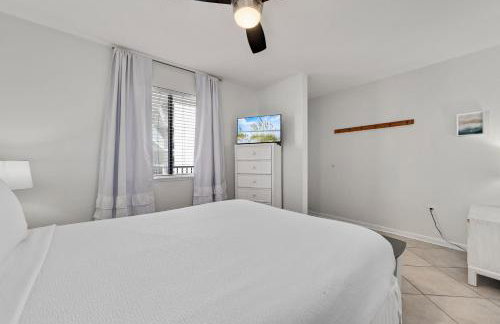 1br/1ba Sleeps 4 Near Beach w/ Breathtaking Ocean Views - Photo 82