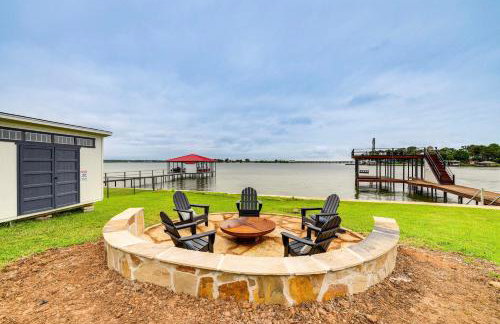 Hot Tub, Fire Pit! High-End Cedar Creek Lake Haven - Foto 32