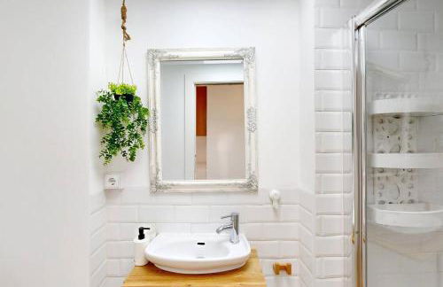 Piso Agradable a Metros de La Plaza de las Flores - Foto 25