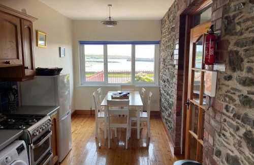 Lovely apartment overlooking the harbour and bay - Photo 19