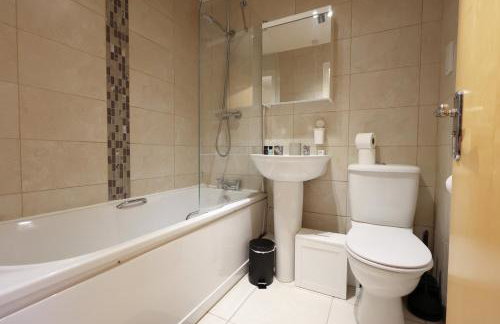 Cosy Bristol Townhouse - Free Parking - Sleeps 6 - By EKLIVING PARTNERS - Foto 33