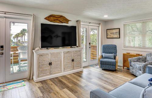 Walk to Ocean Unit with Deck in Fernandina Beach! - Foto 4