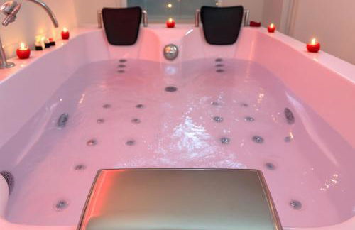 Balnéo hyper centre, Calme, Equipé, Proche gare, Wifi - Foto 8