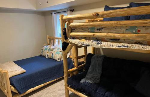 Helen, GA Bear Paw Haus 4 bdrm, sleeps 10, fire pit, pool table, on Golf course - Foto 21