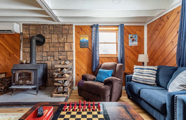 Ski Hike Lodge 5BR w Fire Pit Cozy Spaces - Foto 50