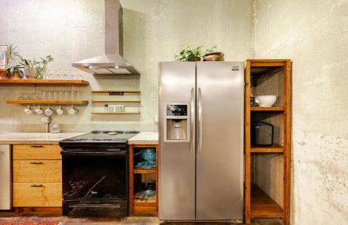 Modern City Loft Downtown Lynchburg VA LYH HUGE - Foto 27