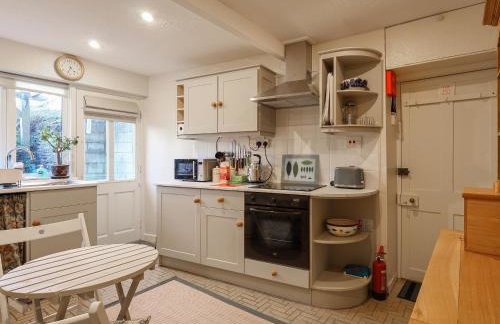 September Cottage - Photo 7