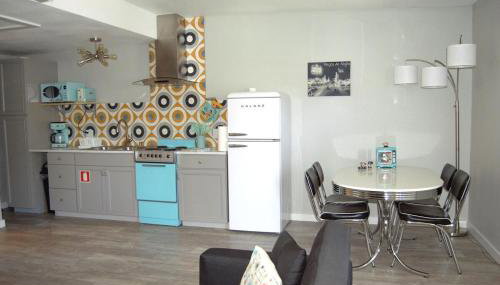 Take it back to simple times with this Retro Retreat! - Foto 4