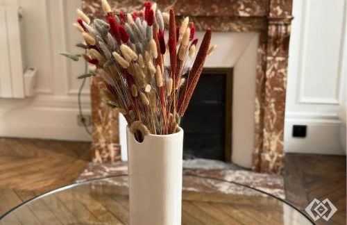 Élégant appartement haussmannien en hypercentre - Foto 7