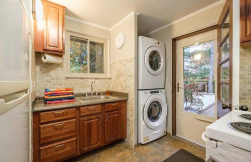 Secluded Hilltop Hideaway - Hot Tub! Two Living Rooms! - Foto 22