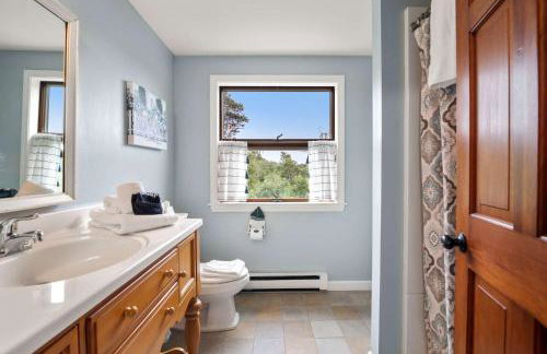 Pond Front Home w Game Room Dog Friendly - Foto 23