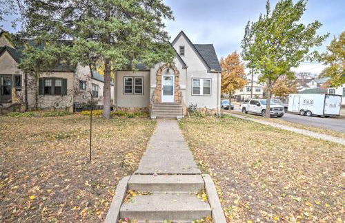 Cozy Minneapolis Escape with Patio Near Dtwn! - Foto 3