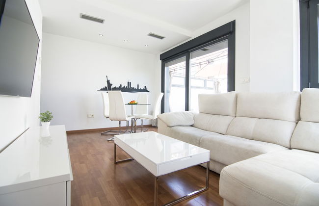 EnjoyGranada LUJO Piscina y Parking - Foto 17